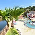 Zecamping 4 Etoiles Avec Parc Aquatique Club Enfant Dog Friendly 4* Saint-Raphaël