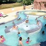 مكان تخييم Zecamping 4 Etoiles Avec Parc Aquatique Club Enfant Dog Friendly 4*