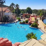 مكان تخييم Zecamping 4 Etoiles Avec Parc Aquatique Club Enfant Dog Friendly 4*