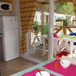 مكان تخييم Zecamping 4 Etoiles Avec Parc Aquatique Club Enfant Dog Friendly Saint-Raphaël
