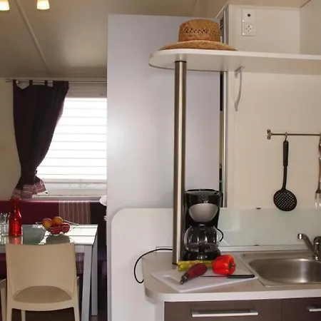 4 Etoiles - Parc Aquatique - Eec0ef אתר קמפינג