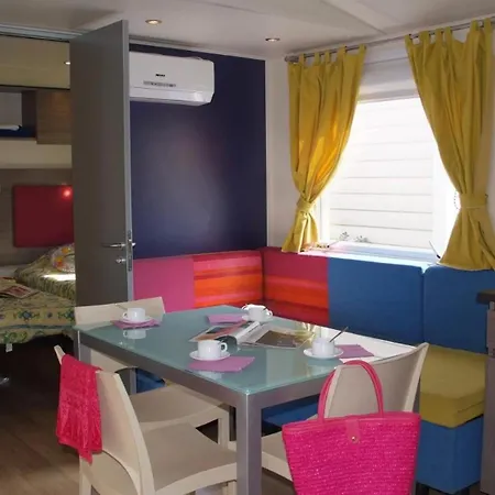 Zecamping 4 Etoiles 1km Espace Aquatique Mobil-home Tv 29m2 Campingplads Saint-Raphaël