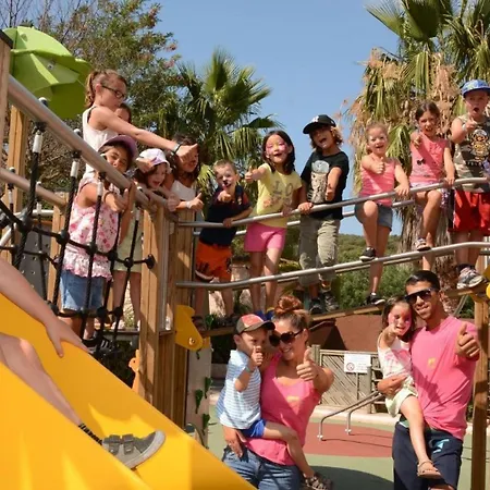 Zecamping 4 étoiles Avec Parc Aquatique Club Enfant Dog Friendly Campeggio
